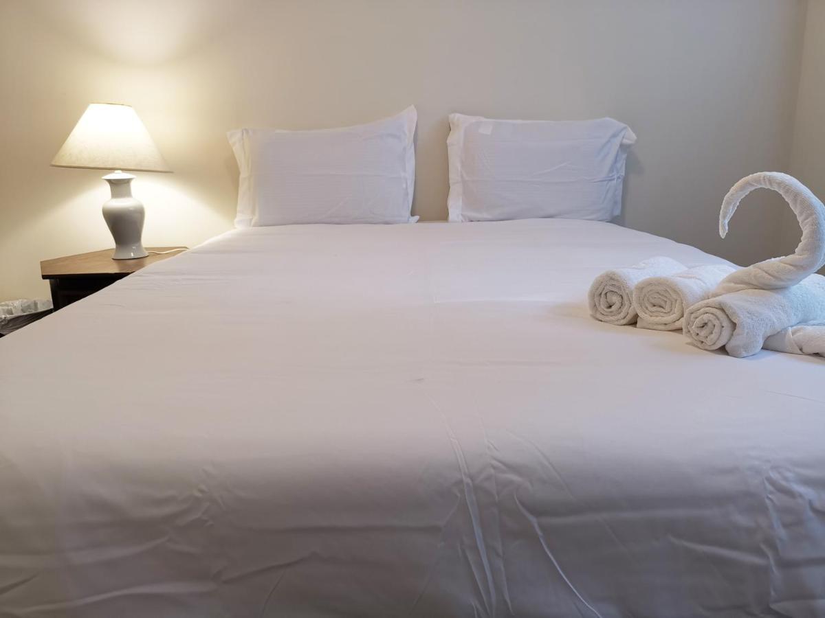 טורונטו Private Rooms In House In North York Shared Kitchen מראה חיצוני תמונה