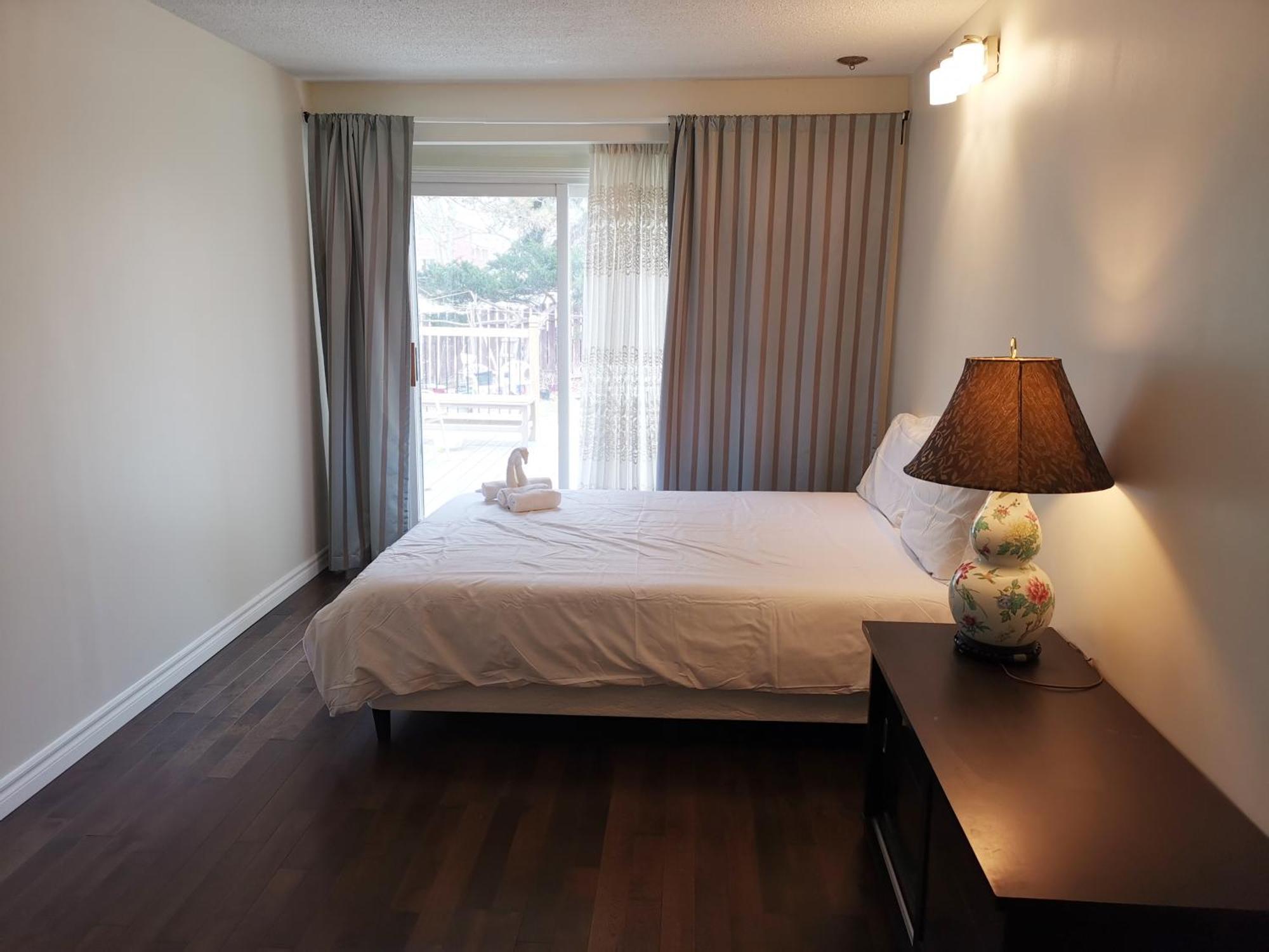 טורונטו Private Rooms In House In North York Shared Kitchen מראה חיצוני תמונה